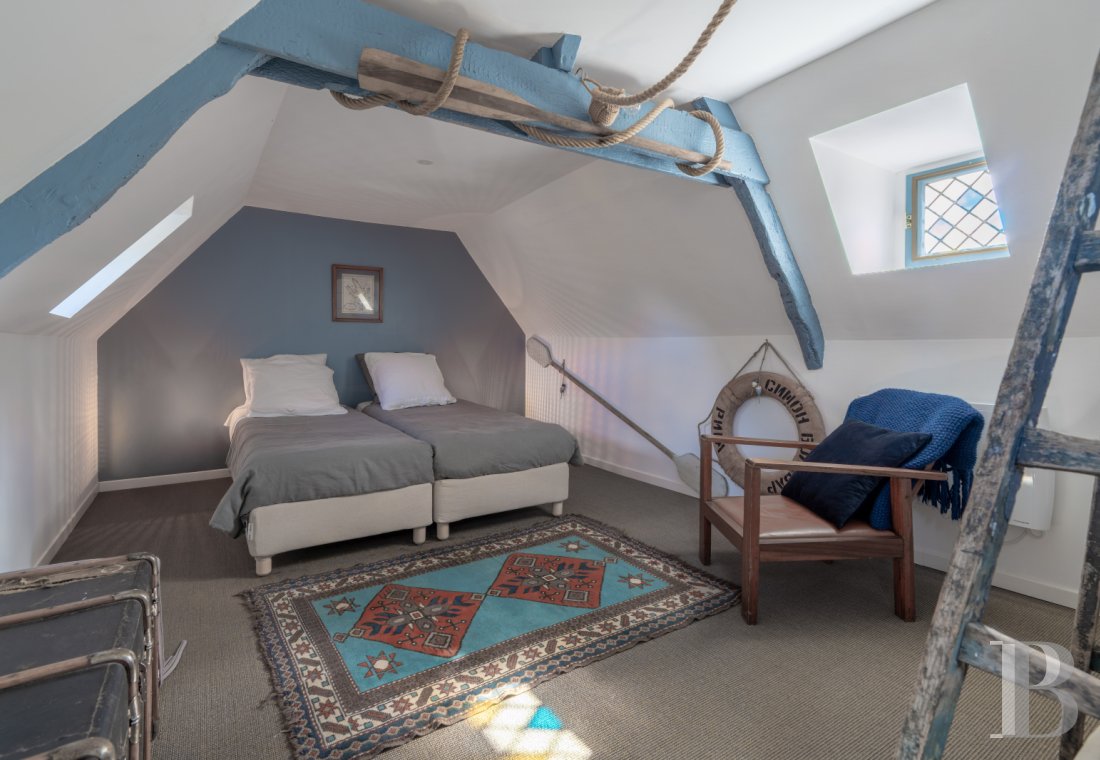 A 17th century manor house with a walled garden, in the heart of the village of Lanildut on the tip of Finistère - photo  n°29